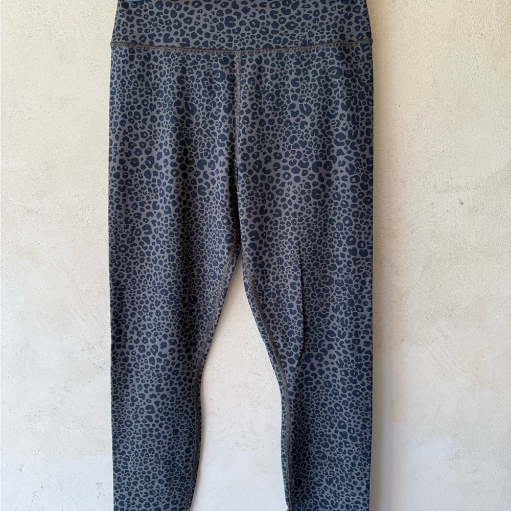 ALO Yoga Leopard Print Leggings - Gray